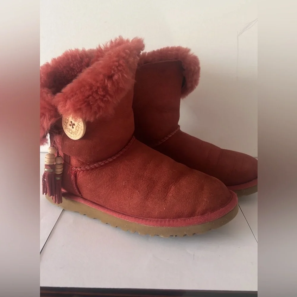 UGG questions leave